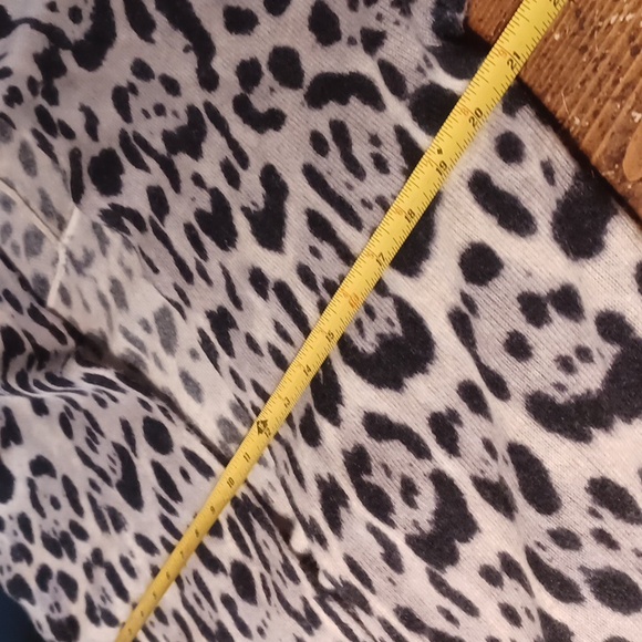 360 Cashmere Cardigan - Picture 13 of 16